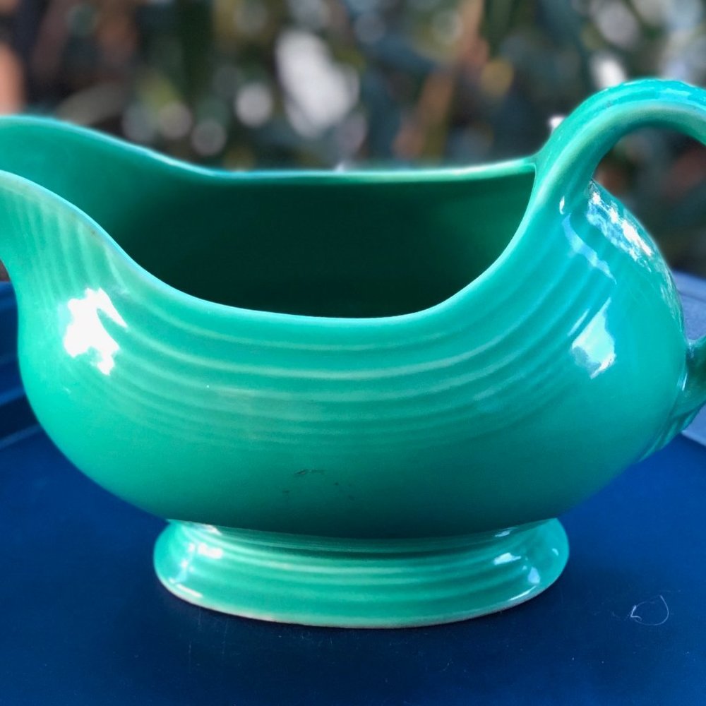 Vintage FIESTAWARE Homer Laughlin SAUCE BOAT Gravy Boat Original Light GREEN